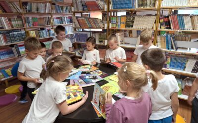 Prvašići u školskoj knjižnici