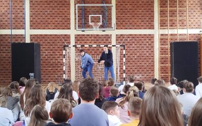 Predstava Kamenje u našoj školi